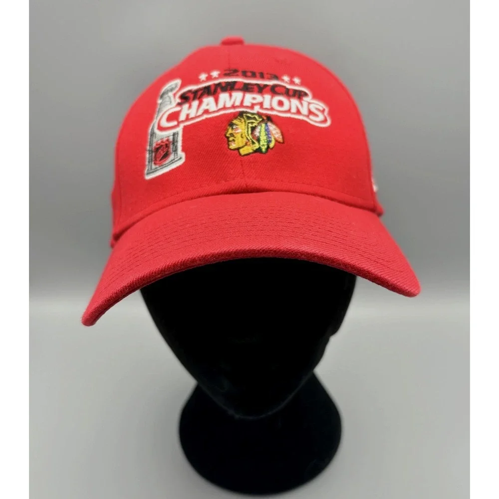 New Era Chicago Blackhawks 2013 Stanley Cup Champions Hat M/L Flex Fit Cap‎ Red
